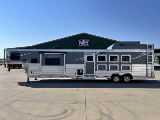2024 Lakota 4 horse side load gooseneck trailer with 13' livin