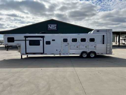 2024 Lakota colt 4 horse side load gooseneck trailer with 15'
