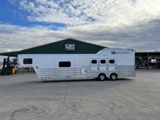2024 Cimarron 3 horse side load gooseneck trailer with 16.6' out
