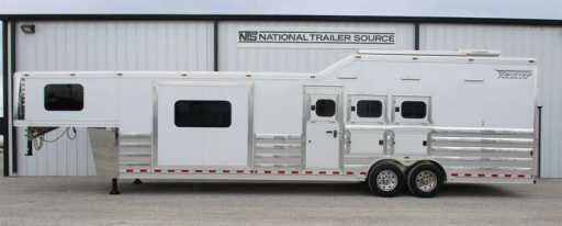 2024 Twister Trailer 3 horse side load gooseneck trailer with 13'6 outl
