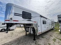 2025 Lakota charger 16' livestock gooseneck trailer with 11' l