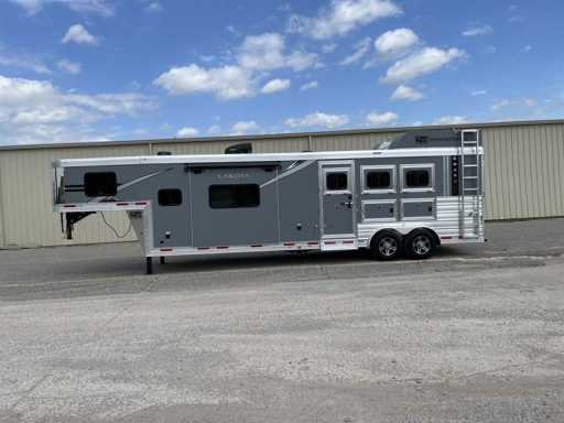 2025 Lakota charger 3 horse gooseneck trailer with 13' living