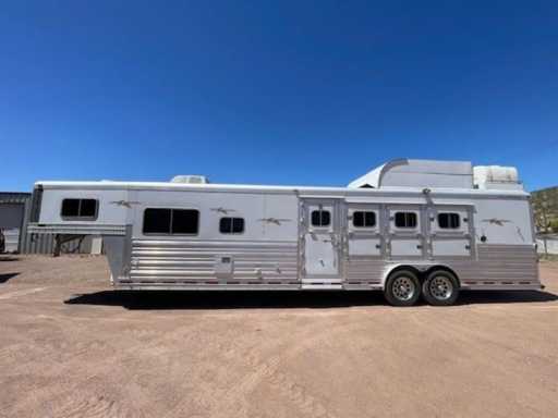 2019 Platinum Coach 4 horse side load gooseneck trailer with 13' livin