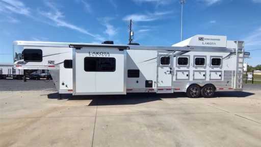 2023 Lakota charger 4 horse gooseneck trailer with 15' living