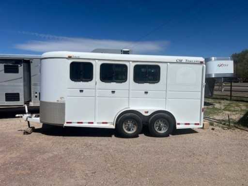 2014 Cm 3 horse bumper pull trailer