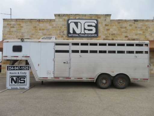 2003 Exiss 3 horse gooseneck trailer