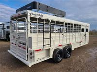 2023 Swift smart tack with hydraulic jack + hay rack..loaded