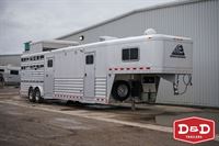 2013 Elite stock trailer with living quarter