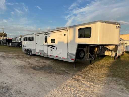 2021 Shadow 8' wide 5 horse w/16' living quarters midtack