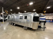 2022 Airstream globetrotter 30rb queen