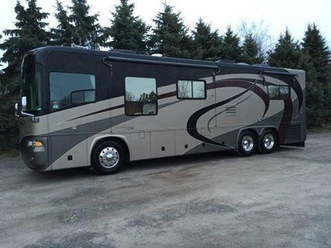 2005 Country Coach allure 36