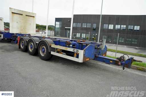 2013 Van Hool container trailer with/ lift