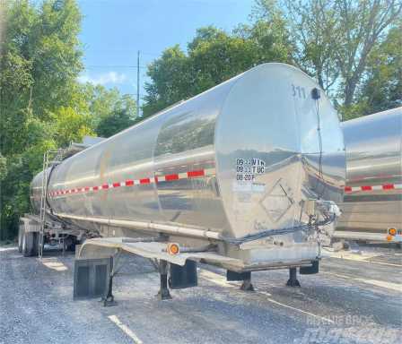 1995 Brenner mc 307 | 7000 gal stainless | center with provisio