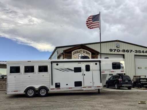 2023 smc sl839dr 3 horse gn with 9ft living quarters
