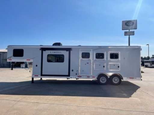 2023 Lakota 3 horse gooseneck trailer with 11\' living quarters